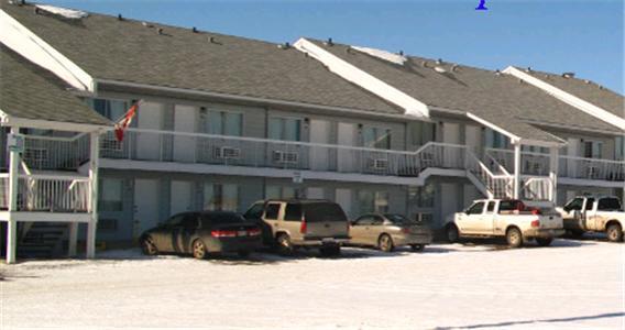 Hilltop Motor Inn Elk Point Exterior photo